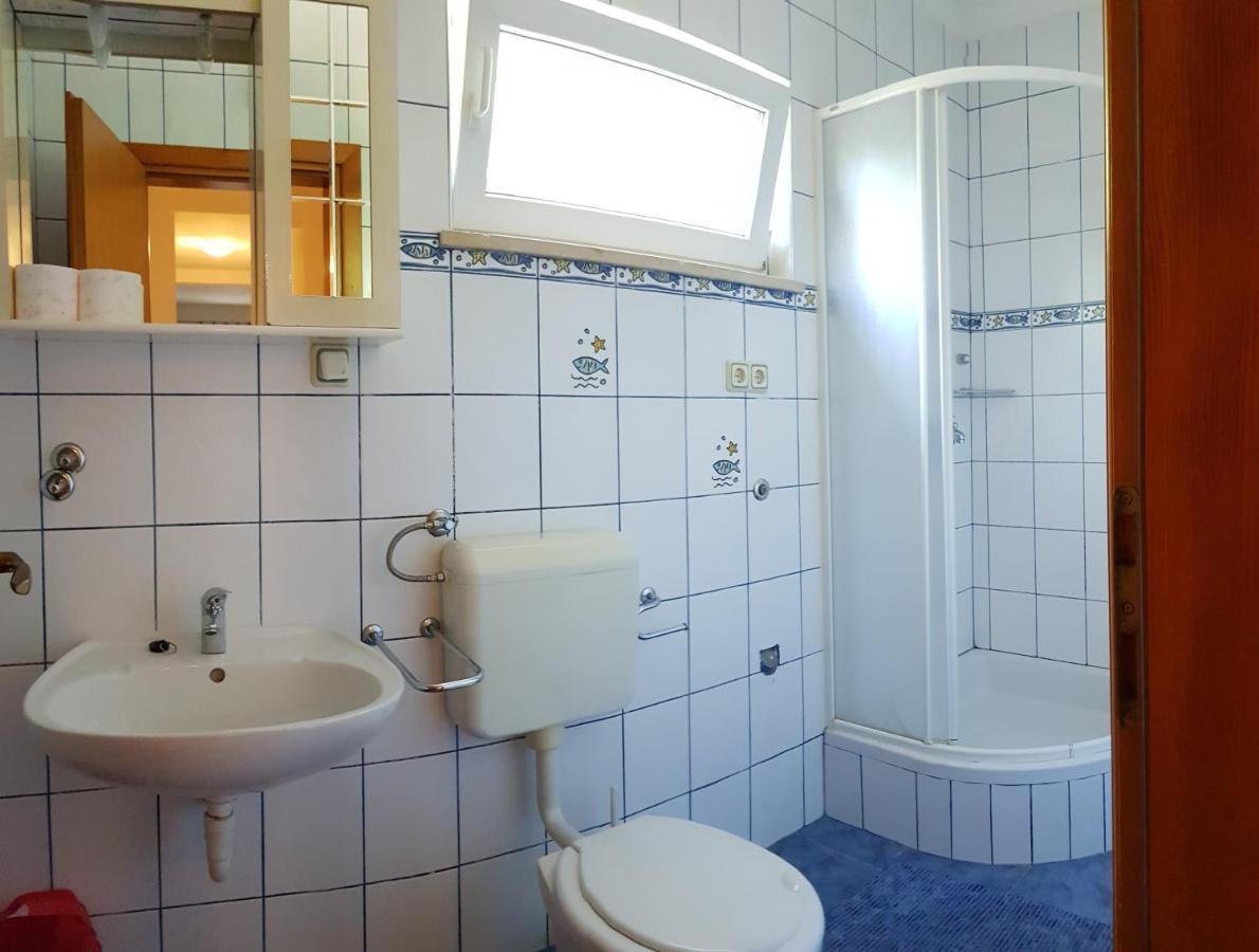 Apartments Akiki Karlobag Eksteriør billede