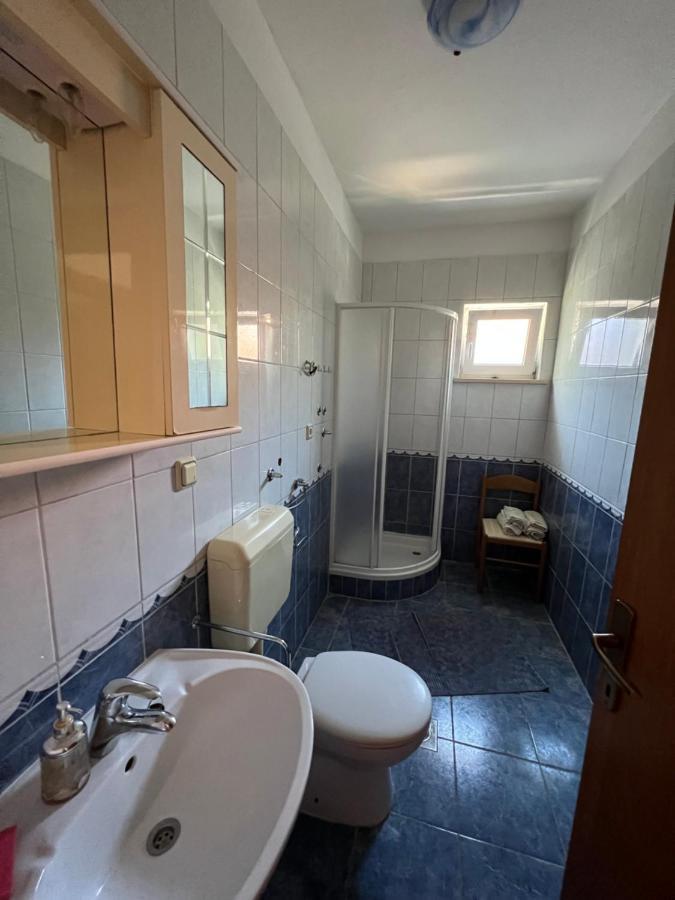Apartments Akiki Karlobag Eksteriør billede