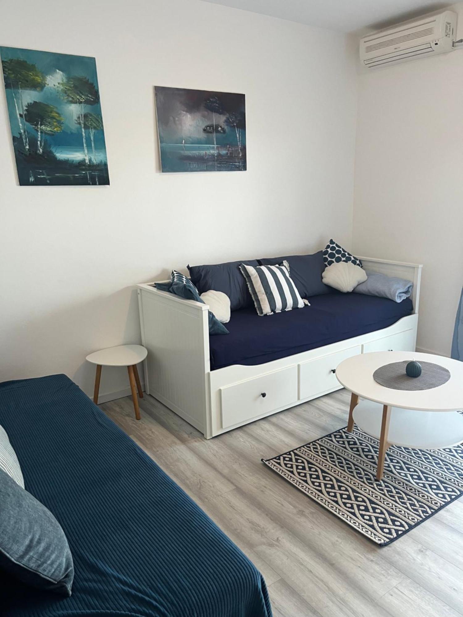 Apartments Akiki Karlobag Eksteriør billede